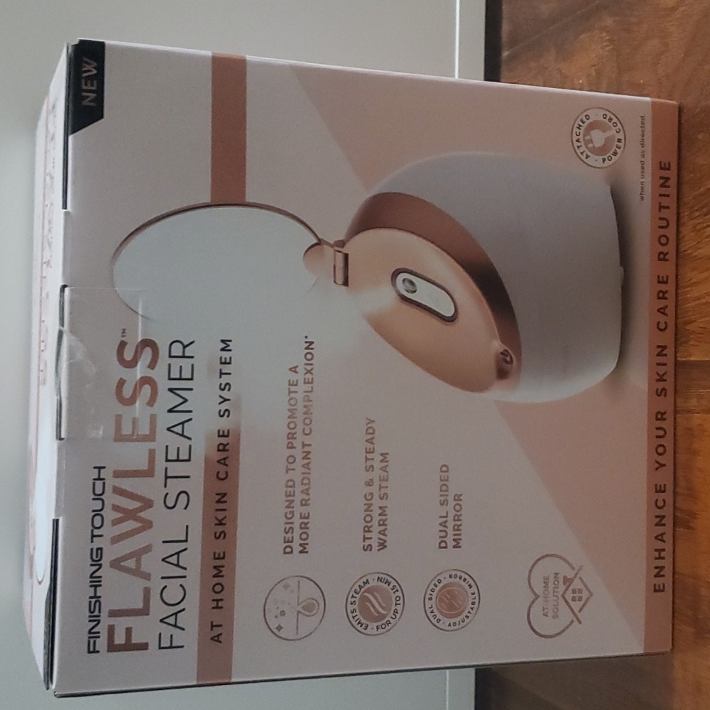 Finishing Touch facial steamer